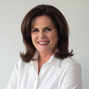 Debra Loggia, foto de perfil