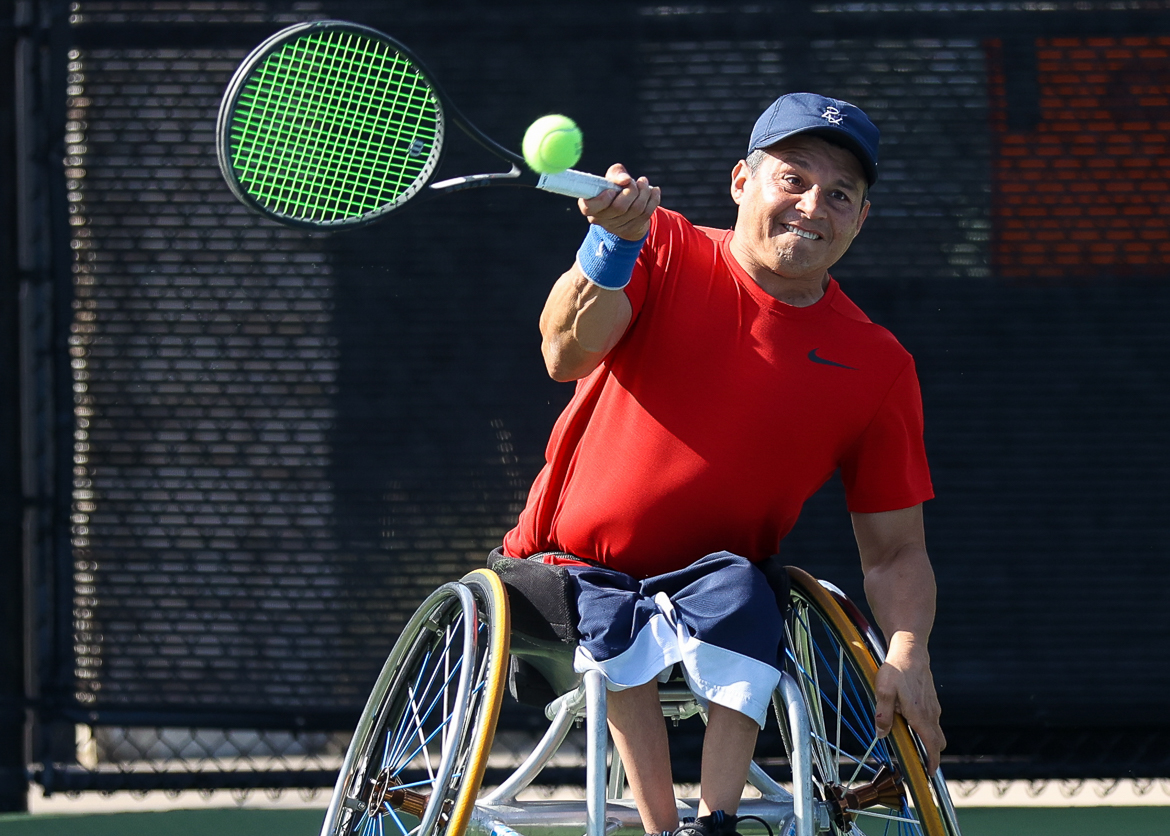 2024 Premio al servicio de tenis en silla de ruedas Randy Snow